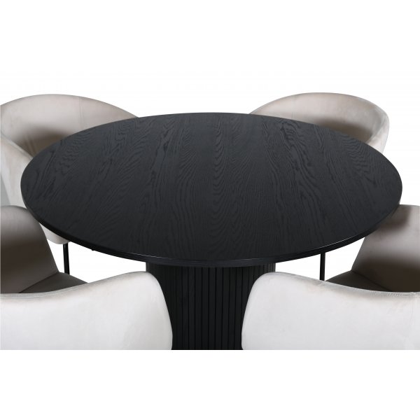 Bianca Matgrupp runt svart matbord med 4 st Berit beige stolar Bianca Matgrupp runt svart matbord med 4 st Berit beige stolar