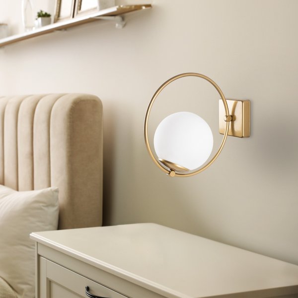 Dolly vägglampa 3912 - Guld Dolly vägglampa 3912 - Guld