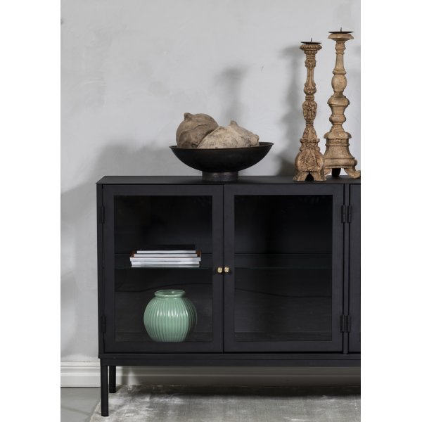 Revel svart sideboard med 4 dörrar + Möbeltassar Revel svart sideboard med 4 dörrar + Möbeltassar