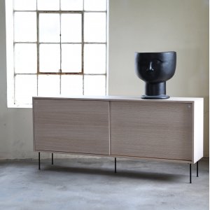 Volume sideboard i whitewash 178 cm - Svart