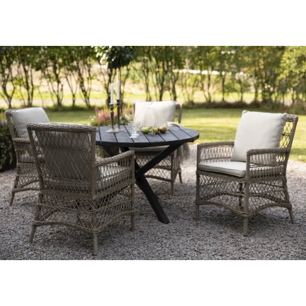 Utegrupp Provence: Scottsdale runt svart matbord Ø112 cm inklusive 4 st Provence karmstolar i naturfärgad konstrotting Utegrupp Provence: Scottsdale runt svart matbord Ø112 cm inklusive 4 st Provence karmstolar i naturfärgad konstrotting