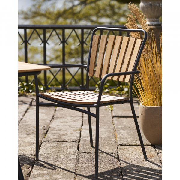 Cleveland stapelbar utestol - Teak/Svart Cleveland stapelbar utestol - Teak/Svart