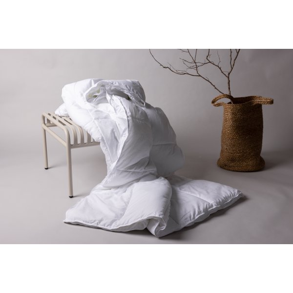 Couette Selma 200 x 150 cm - Blanc Couette Selma 200 x 150 cm - Blanc