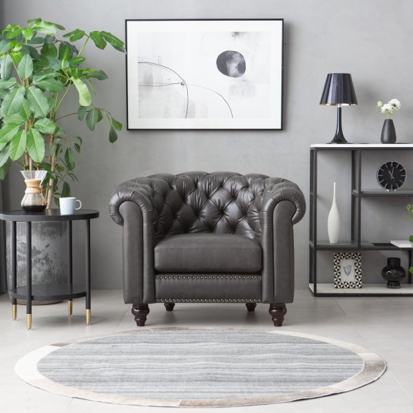 Fauteuil Royal Chesterfield en cuir artificiel marron foncé + Détachant pour meubles Fauteuil Royal Chesterfield en cuir artificiel marron foncé + Détachant pour meubles