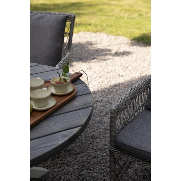 Utegrupp Provence: Scottsdale runt grå/vit matbord Ø112 cm inklusive 4 st Provence karmstolar i grå konstrotting Utegrupp Provence: Scottsdale runt grå/vit matbord Ø112 cm inklusive 4 st Provence karmstolar i grå konstrotting