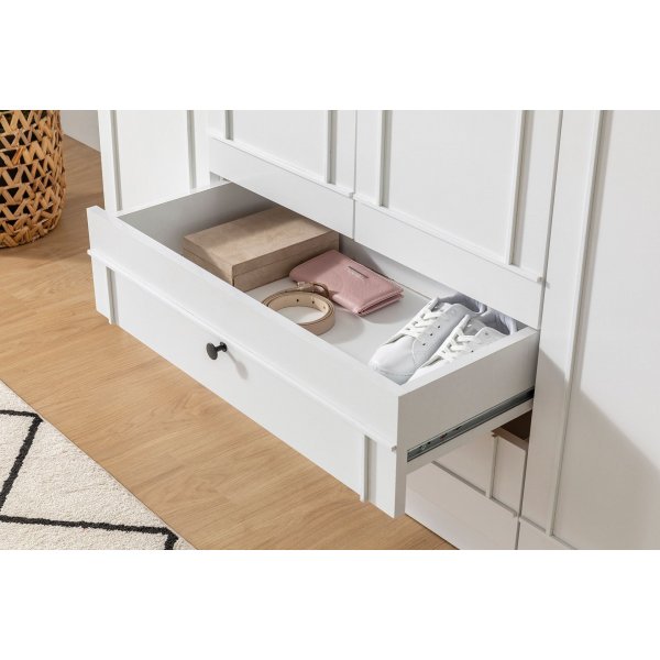 Armoire Lia 140 x 52 x 210 cm - Blanc Armoire Lia 140 x 52 x 210 cm - Blanc