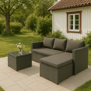 Miami utegrupp; divansoffa med bord - Grå konstrotting + Möbeltassar Miami utegrupp; divansoffa med bord - Grå konstrotting + Möbeltassar