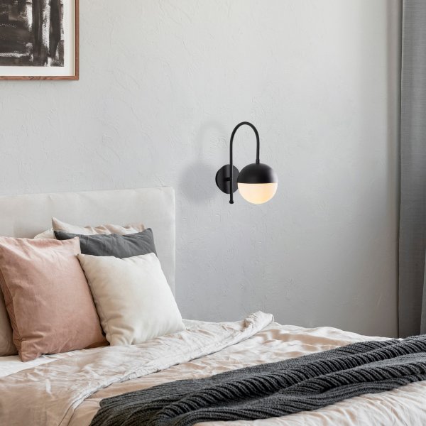 Karsholm wandlamp 3302 - Zwart/wit