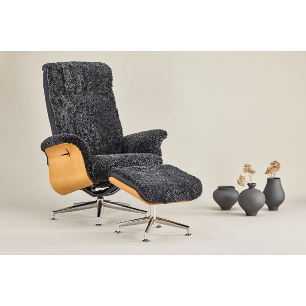 Ulla f�t�lj med fotpall i ek - M�rkgr� f�rskinn + Textilreng�ring f�r m�bler