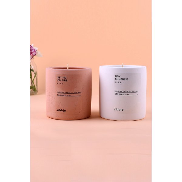Bby Sunshine doftljus hög - Vit Bby Sunshine doftljus hög - Vit