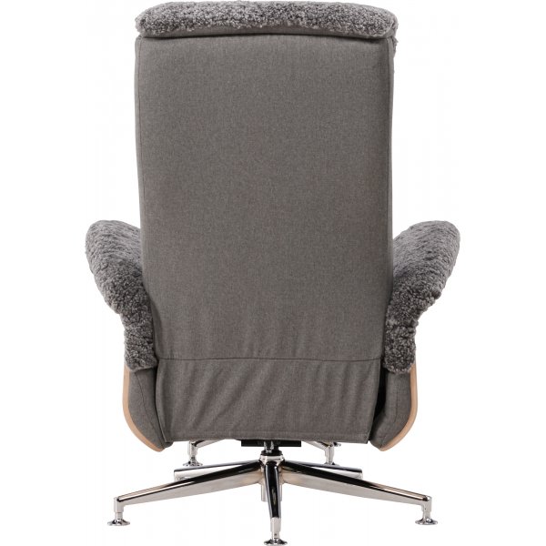 Ulla fåtölj med fotpall i fårskinn - Grå / Whitewash / Krom + Textilrengöring för möbler Ulla fåtölj med fotpall i fårskinn - Grå / Whitewash / Krom + Textilrengöring för möbler