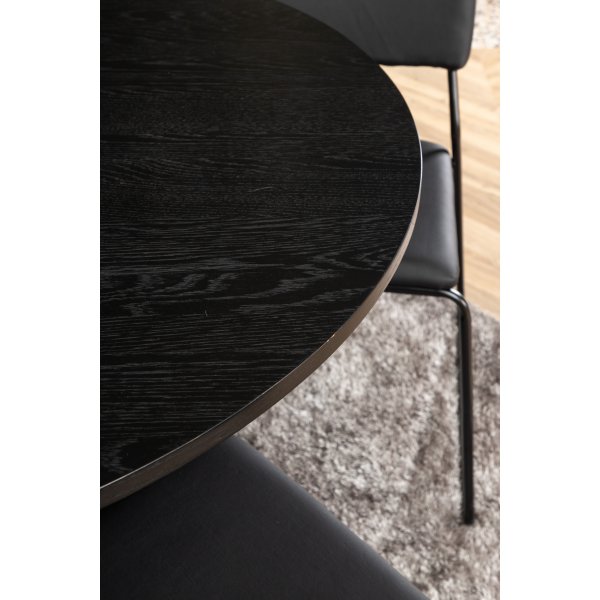 Bianca Matgrupp runt svart matbord med 4 st Kenth svart stolar