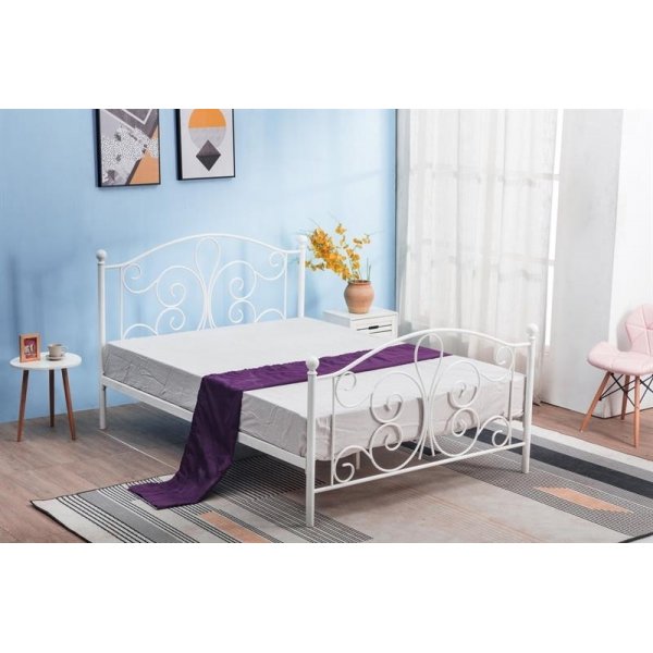 Topsy vit sängram 200x90 cm Topsy vit sängram 200x90 cm