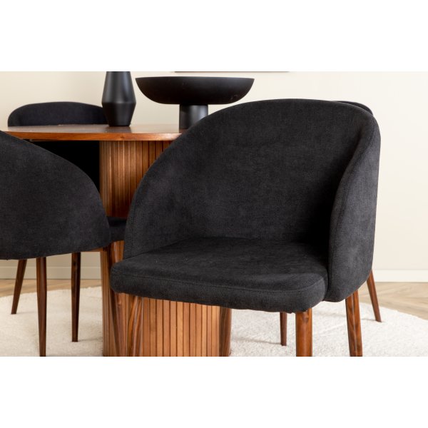 Bianca Matgrupp runt valnöt matbord med 4 st Arch svart stolar Bianca Matgrupp runt valnöt matbord med 4 st Arch svart stolar