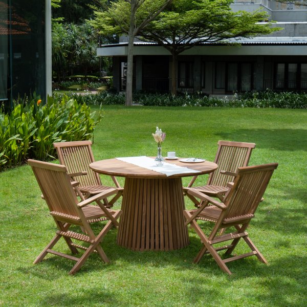 Utegrupp i teak: runt bord med 4 st karmstolar - Salt