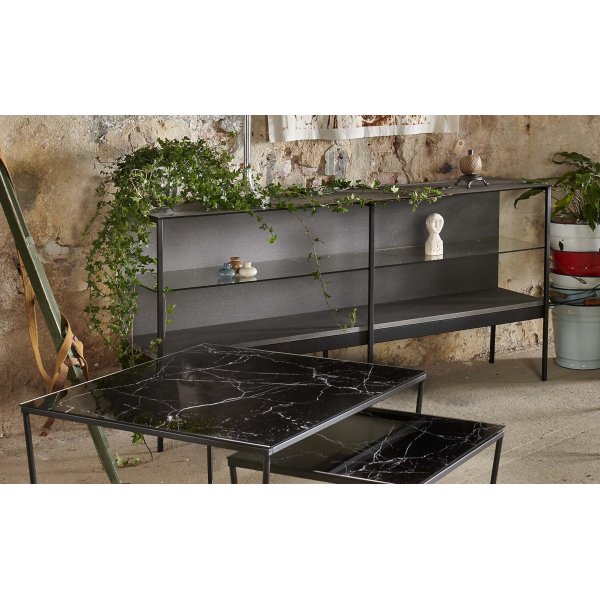 Fiona svart sideboard med glasskiva 160 cm bred + Textilrengöring för möbler Fiona svart sideboard med glasskiva 160 cm bred + Textilrengöring för möbler