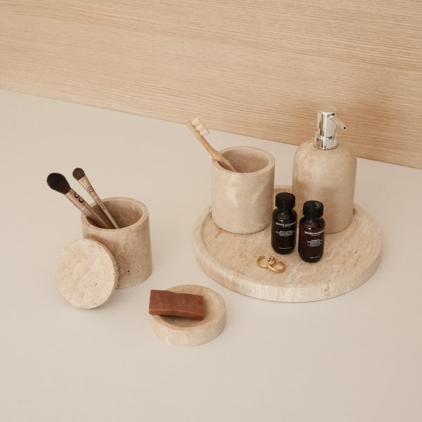 Badrumsset i beige Travertinmarmor med 5 delar