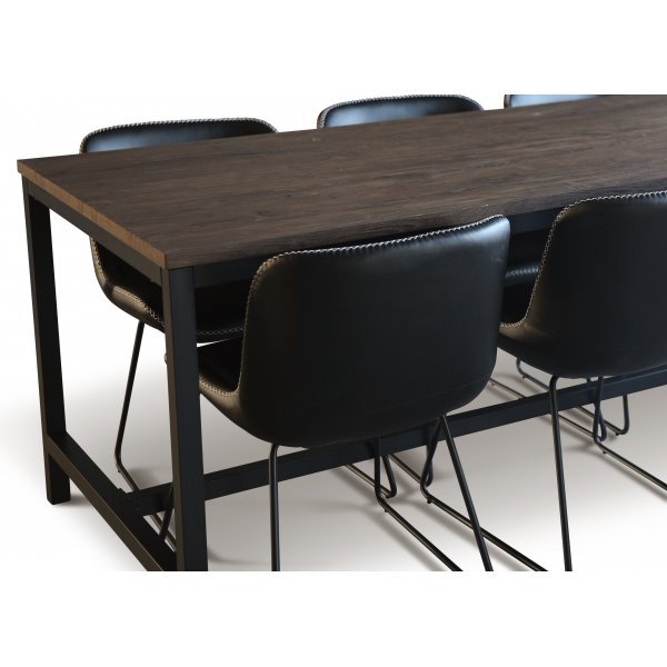 Matgrupp; bord 180x90 cm mörkbrun ek med 6 st stolar Matgrupp; bord 180x90 cm mörkbrun ek med 6 st stolar