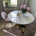 Kundbild Plaza runt matbord �106 cm - Vit marmor / M�ssing: S� fint bord. Marmorn va helt...