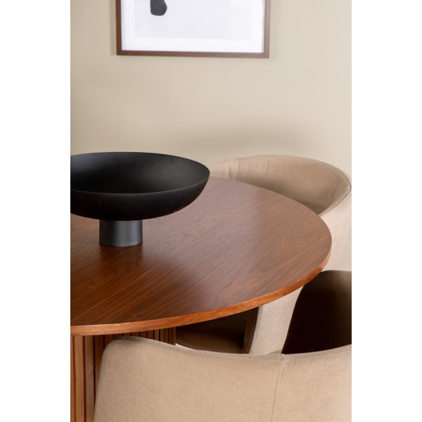 Bianca Matgrupp runt valnöt matbord med 4 st Berit beige polyesterlinne stolar Bianca Matgrupp runt valnöt matbord med 4 st Berit beige polyesterlinne stolar