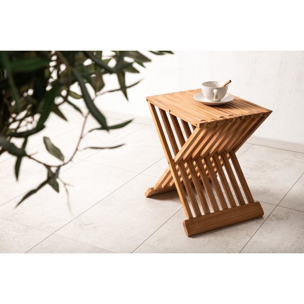 Saltö fällbart sidobord i teak Saltö fällbart sidobord i teak