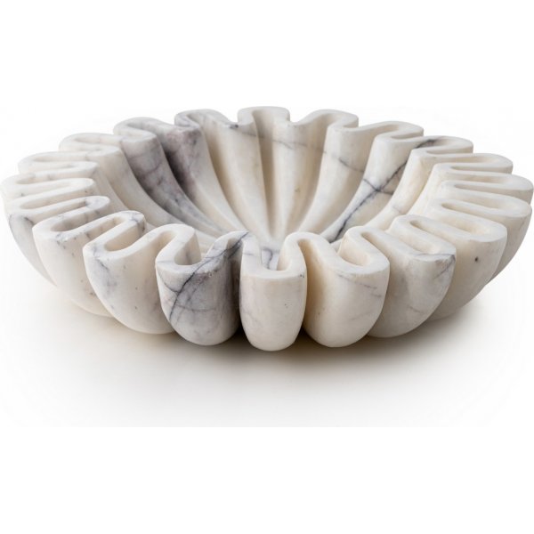 Skål med veckad kant i vit marmor från Sicilien Skål med veckad kant i vit marmor från Sicilien