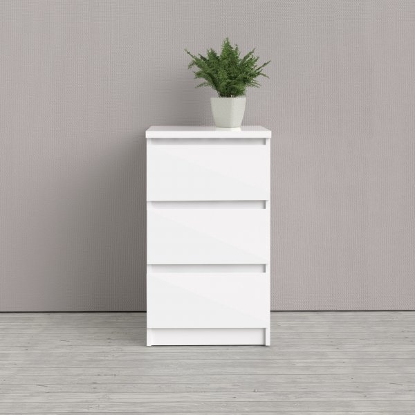 Smalle ladekast met 3 lades 70 cm hoog en 40,5 cm breed Smalle ladekast met 3 lades 70 cm hoog en 40,5 cm breed