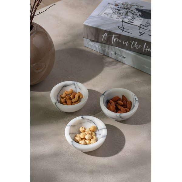 Skålar i vit marmor från Sicilien 3 delar Skålar i vit marmor från Sicilien 3 delar