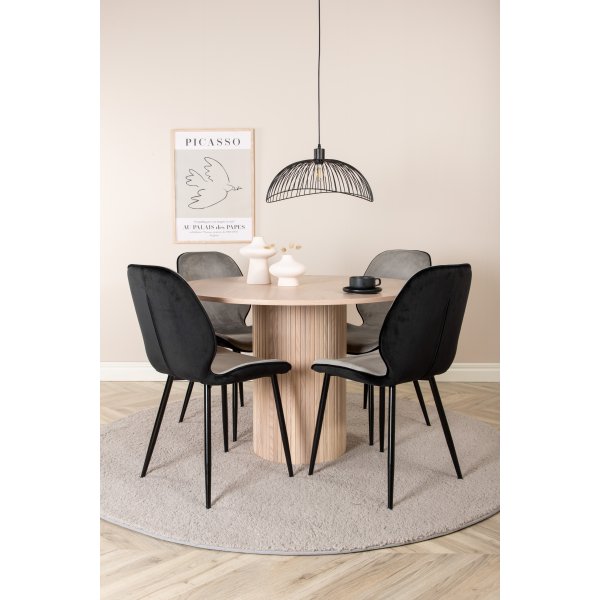 Bianca Matgrupp runt vitputsat matbord med 4 st Emma gr�/svart stolar