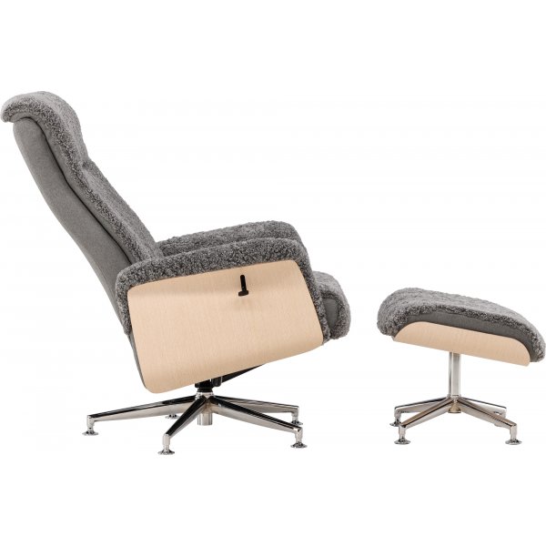 Ulla fåtölj med fotpall i fårskinn - Grå / Whitewash / Krom + Textilrengöring för möbler Ulla fåtölj med fotpall i fårskinn - Grå / Whitewash / Krom + Textilrengöring för möbler