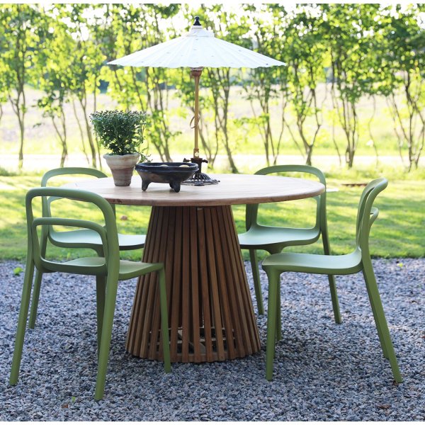 Matgrupp Salt teak: Teakbord runt 120 cm inklusive 4 st Nordan stolar
