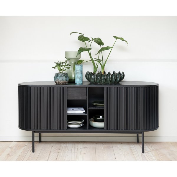 Buffet Sierra en chêne teinté noir avec portes à volets Buffet Sierra en chêne teinté noir avec portes à volets