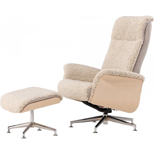 Ulla fåtölj med fotpall i fårskinn - Beige / Whitewash / Krom + Textilrengöring för möbler Ulla fåtölj med fotpall i fårskinn - Beige / Whitewash / Krom + Textilrengöring för möbler
