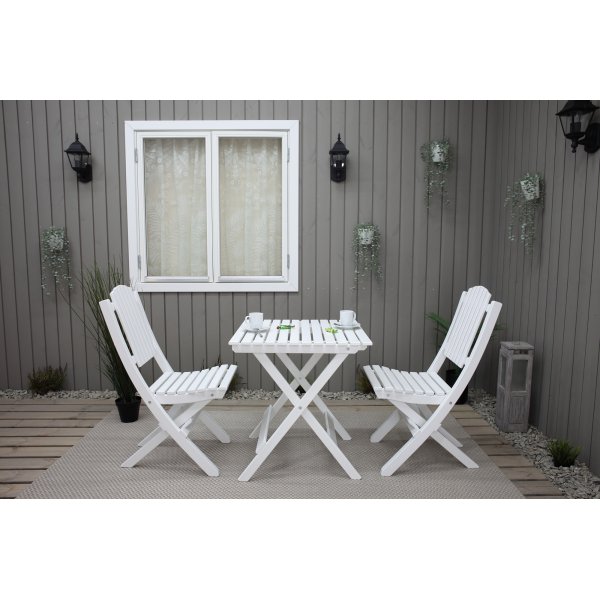 Wilma utegrupp bord 65 x 65 cm inkl 2 st Visby stolar - Vit Wilma utegrupp bord 65 x 65 cm inkl 2 st Visby stolar - Vit