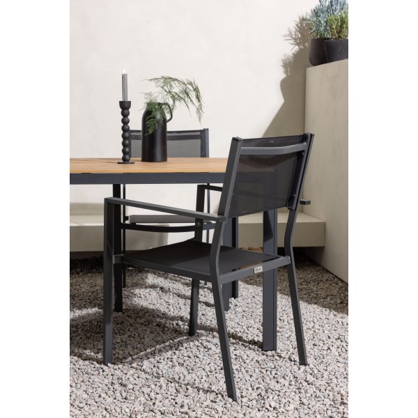 Chania matgrupp; 6 st stolar med bord 205 x 90 cm - Svart/natur Chania matgrupp; 6 st stolar med bord 205 x 90 cm - Svart/natur