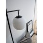 Rille golvlampa - Svart/opalvit