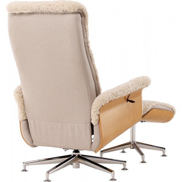 Ulla fåtölj med fotpall i fårskinn - Beige / Ek / Krom + Textilrengöring för möbler Ulla fåtölj med fotpall i fårskinn - Beige / Ek / Krom + Textilrengöring för möbler