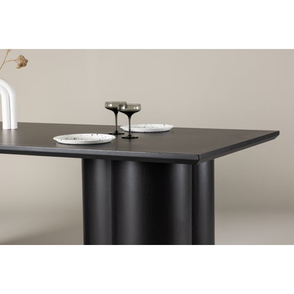 Table à manger Olivia 210X100 cm teintée noire Table à manger Olivia 210X100 cm teintée noire