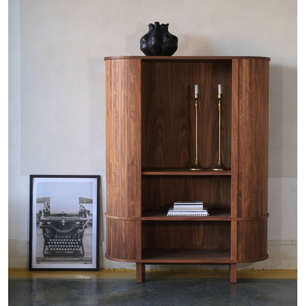 Nova bokhylla i valn�t