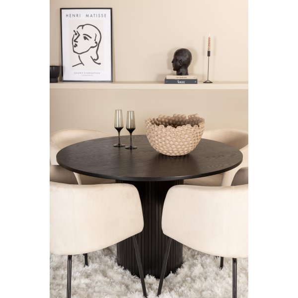 Bianca Matgrupp runt svart matbord med 4 st Berit beige stolar Bianca Matgrupp runt svart matbord med 4 st Berit beige stolar