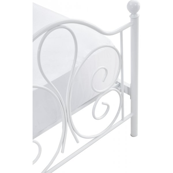 Topsy vit sängram 200x90 cm Topsy vit sängram 200x90 cm