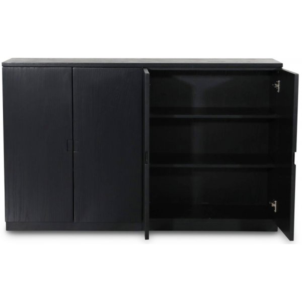 Level sideboard i svartbetsad ek med sl�ta d�rrar 140 cm