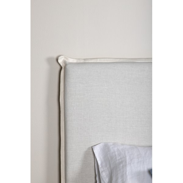 Signe sänggavelöverdrag 140 cm - Offwhite Signe sänggavelöverdrag 140 cm - Offwhite