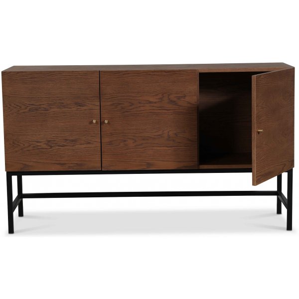 Carl sideboard i brunbetsad ek med 3 dörrar Carl sideboard i brunbetsad ek med 3 dörrar