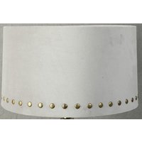 Velvet lampskärm med nitar 33 cm - Beige / Mässing Velvet lampskärm med nitar 33 cm - Beige / Mässing