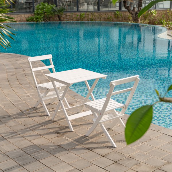 Knohult utegrupp; 2 stolar och bord