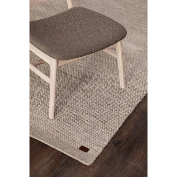 Tapis tuft en laine tiss  la main Lin