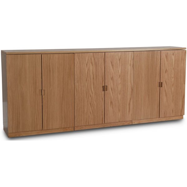 Level sideboard i oljad ek med släta dörrar B210 cm Level sideboard i oljad ek med släta dörrar B210 cm