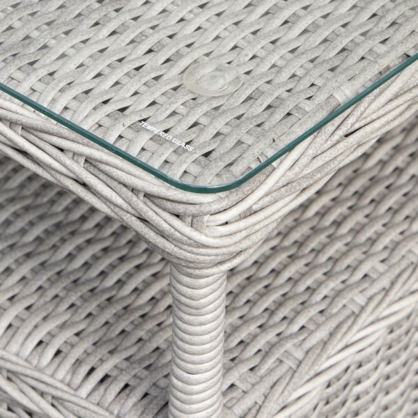 Santiago utemöbelset med fällbara fåtöljer och bord i grå rotting Santiago utemöbelset med fällbara fåtöljer och bord i grå rotting