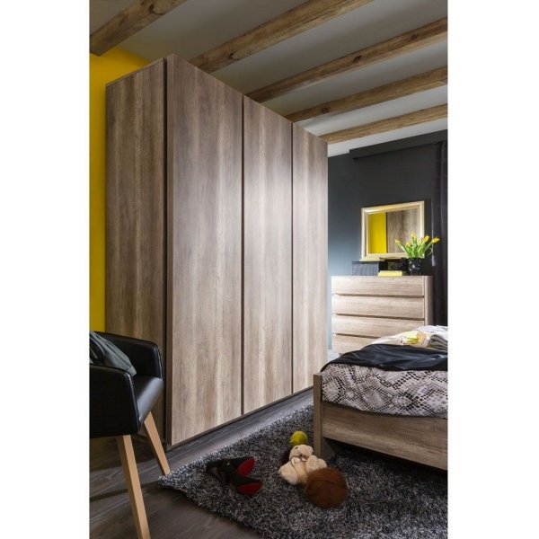 Mora garderob - Ek Mora garderob - Ek